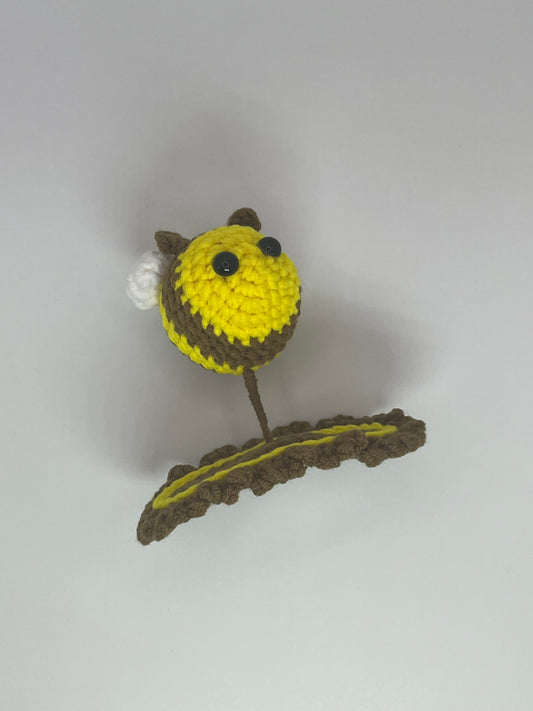 Bee Hairclip